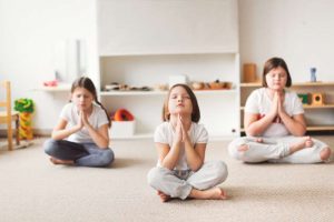 beneficios del yoga en los niños