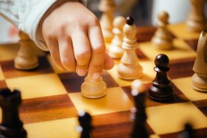 enseñar a tu hijo a jugar al ajedrez